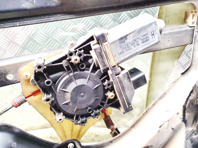 8L4959801A Audi A3 2002 Durvju loga pacēlāja motors - PRIEKŠA PA KREISI - Thumbnail 3