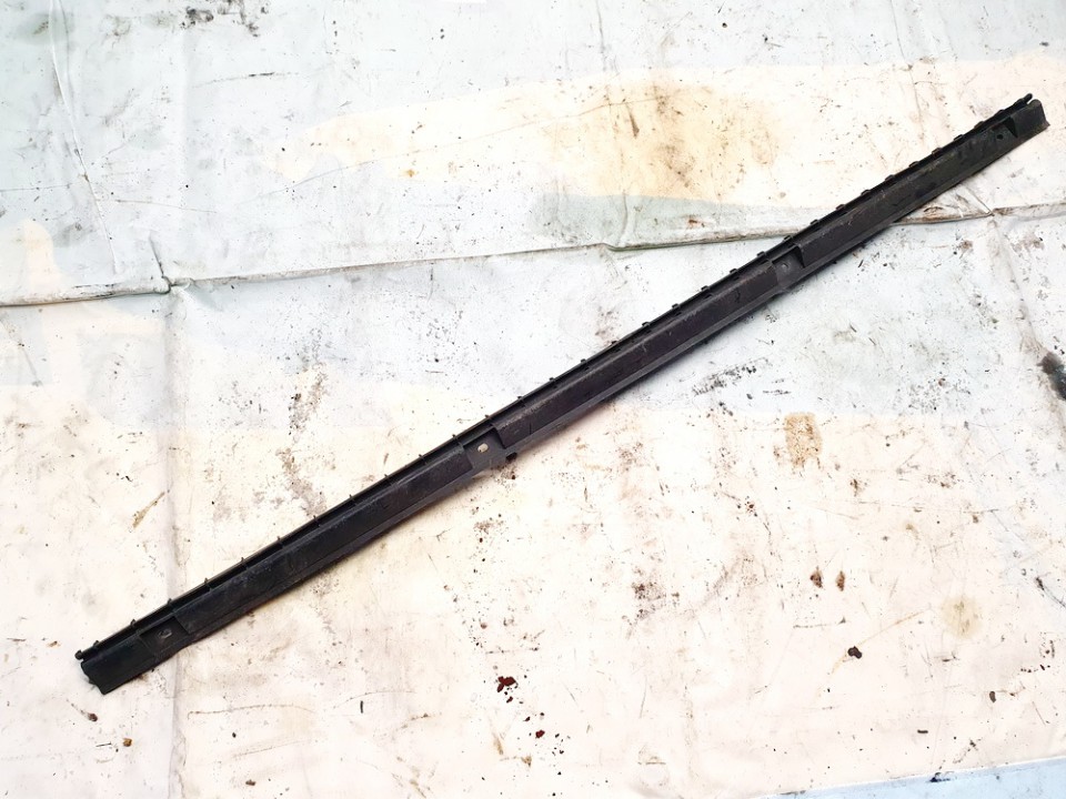 3B5807863 Volkswagen Passat 1996 Bumper mounts - REAR