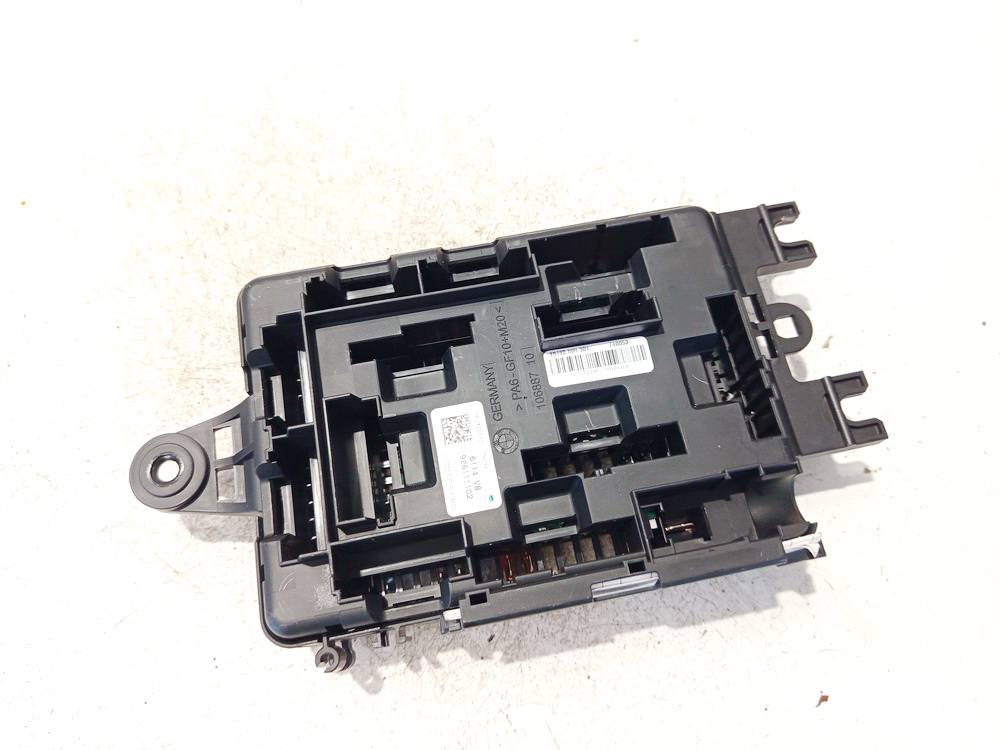 926111102 BMW 1-Series 2011 Fuse box