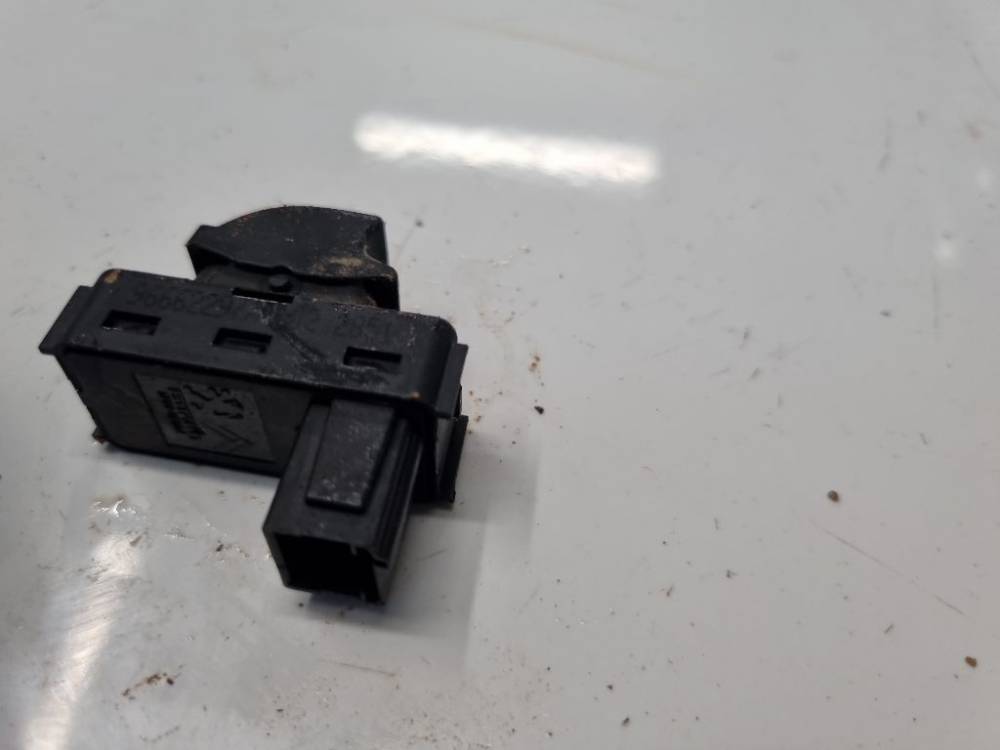 96662297XT Peugeot 3008 2011 Stiklo valdymo mygtukas (lango pakeliko mygtukai) - Thumbnail 4