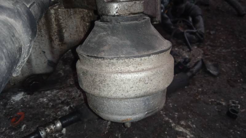 8D0199379 Volkswagen Passat 1998 Engine Mounting and Transmission Mount (Engine support)