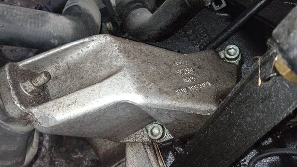 8D0199307C Volkswagen Passat 1998 Engine Mount Bracket and Gearbox Mount Bracket - Thumbnail 2