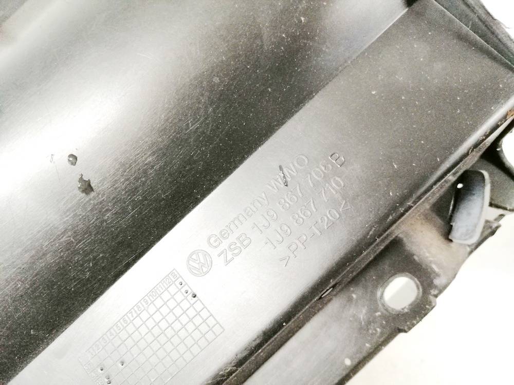 1J9867706B Volkswagen Bora 1999 Gaisa filtra kaste - Thumbnail 3