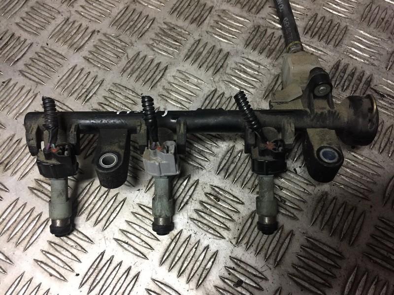 238140q010a 238140q010a, 232500q010 Fuel injector rail (injectors)(Fuel distributor) Toyota