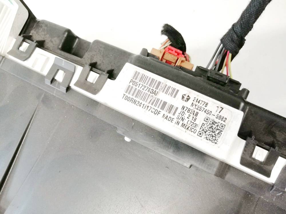 P05172783A Dodge Journey 2009 Prędkościomierz – panel instrumentów - Thumbnail 3