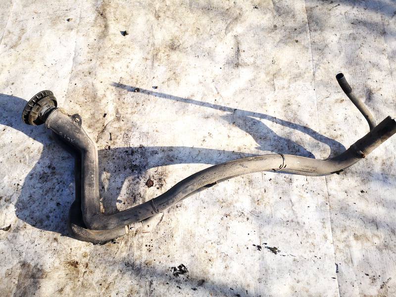 Opel Astra 2006 fuel filler neck