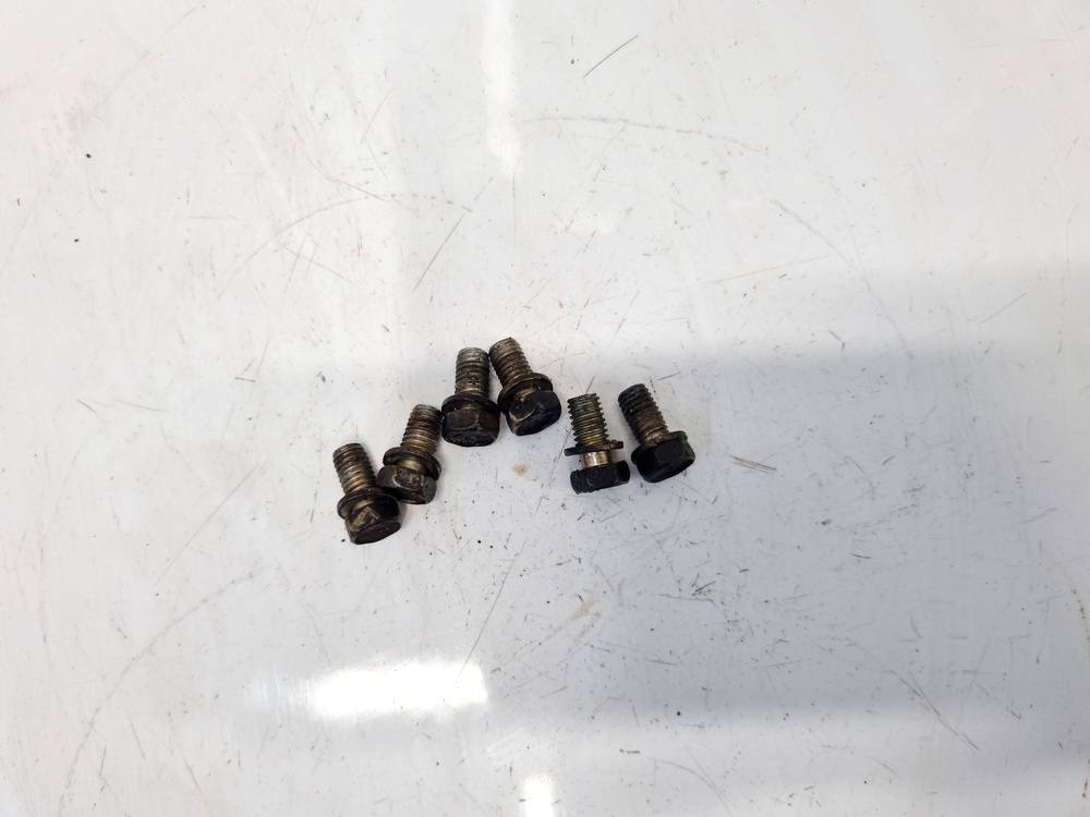 Toyota Corolla 2003 Pressure Plate screw