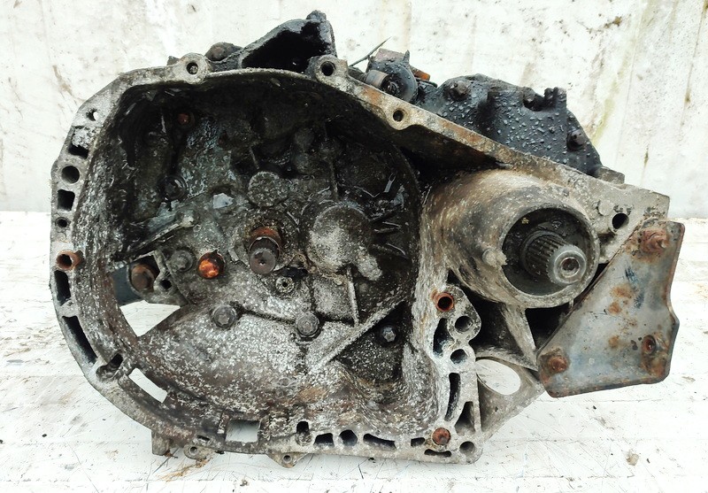 JB3S111 Renault Clio 2002 Gearbox