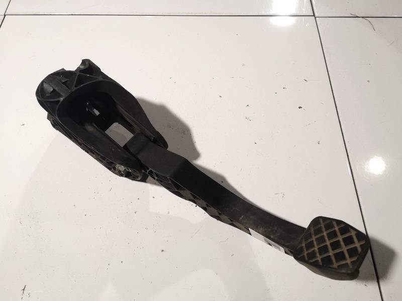 1K0721796E Volkswagen Passat 2006 Pedał sprzęgła