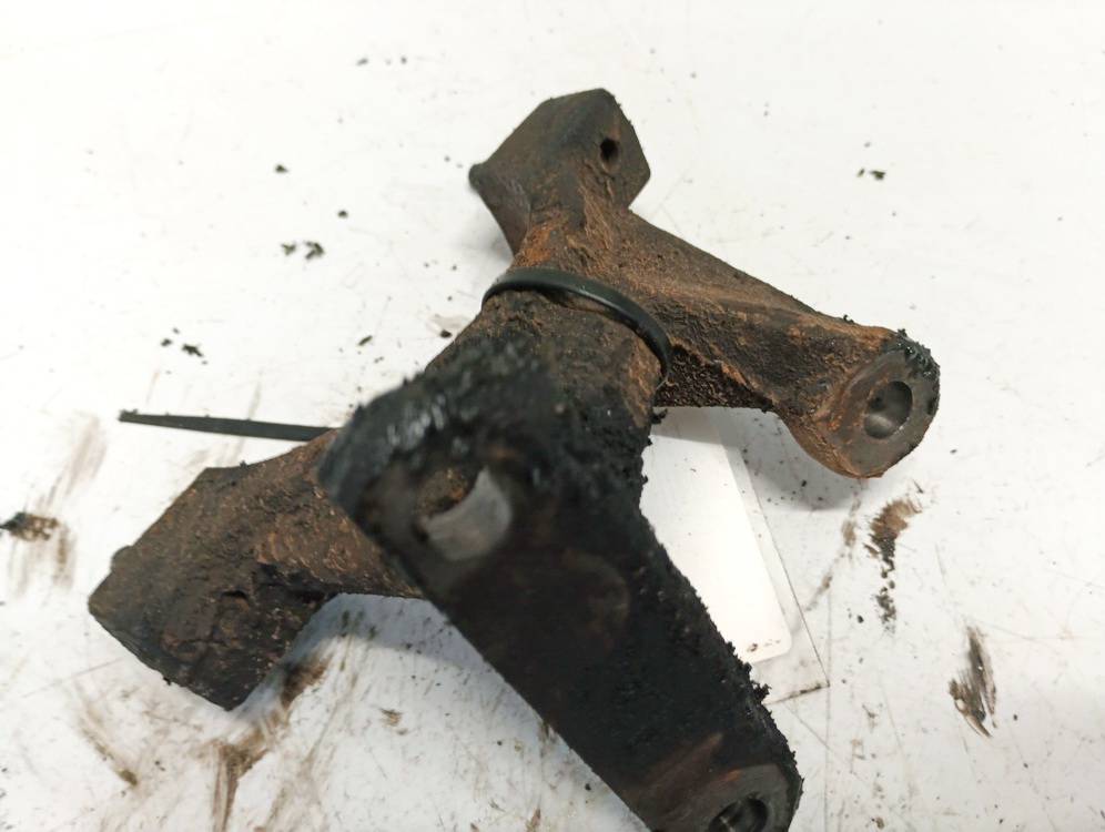 Volvo V50 2005 Variklio kronsteinas ir Greiciu dezes kronsteinas - Thumbnail 3