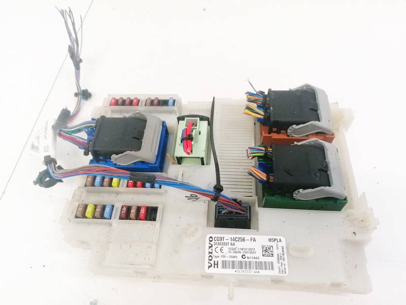 CG9T14C256FA Volvo S80 2012 Fuse box