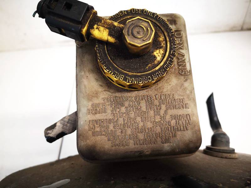 L481402 Audi A3 1998 Brake Master Cylinder Reservoir