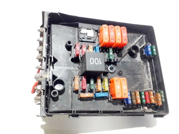 1k0937800p 0522387646e Fuse box Volkswagen Touran 2005 1.9L