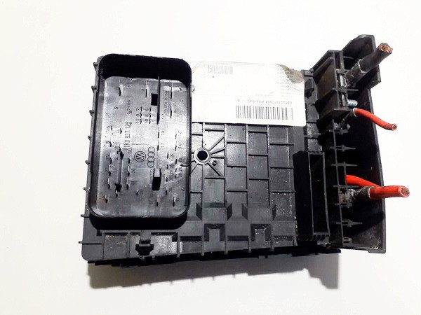 1k0937800p 0522387646e Fuse box Volkswagen Touran 2005 1.9L