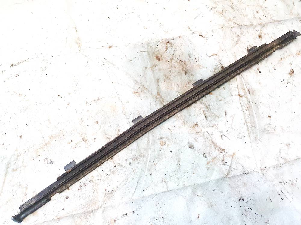 Volkswagen Polo 2005 Listón embellecedor de la ventana de la puerta trasera - TRASERO DERECHO - Thumbnail 3