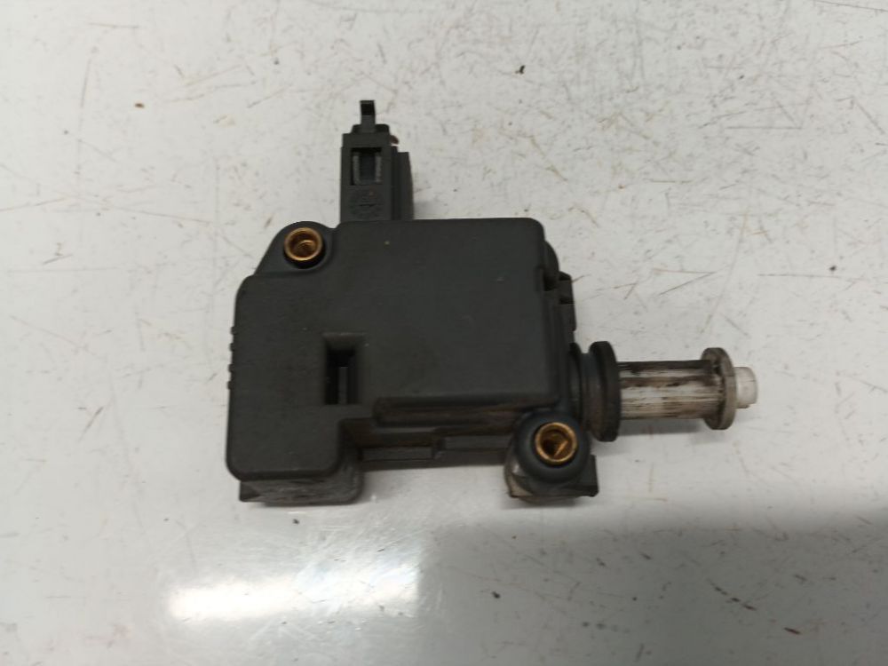 3B5827061C Skoda Superb 2005 Central locking motor