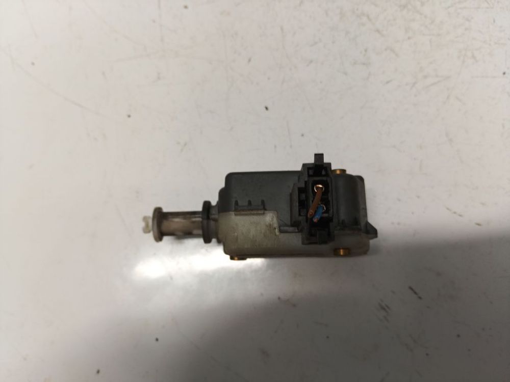 3B5827061C Skoda Superb 2005 Central locking motor - Thumbnail 3