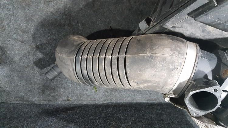 8D0129615K Volkswagen Passat 2002 Oro slanga