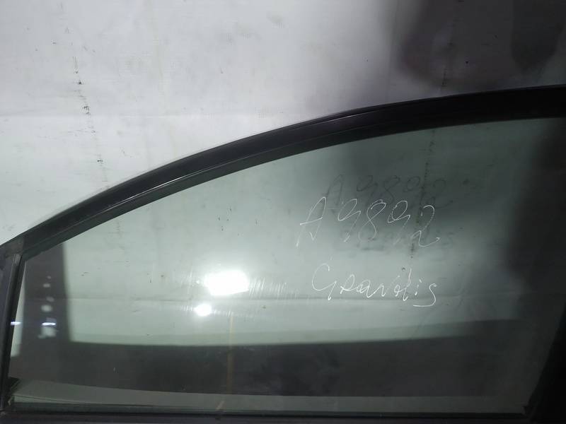 AS2 Mitsubishi Grandis 2005 Oven lasi - EDESSÄ VASEMMALLA