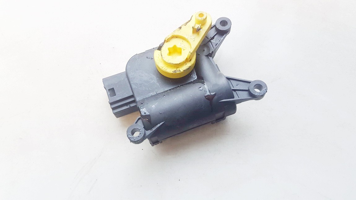 1K2907511C Volkswagen Touran 2008 Heater Vent Flap Control Actuator Motor - Thumbnail 2