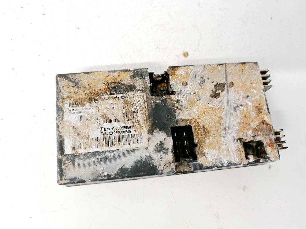 04602327AI Chrysler 300C 2006 Anderen Computern