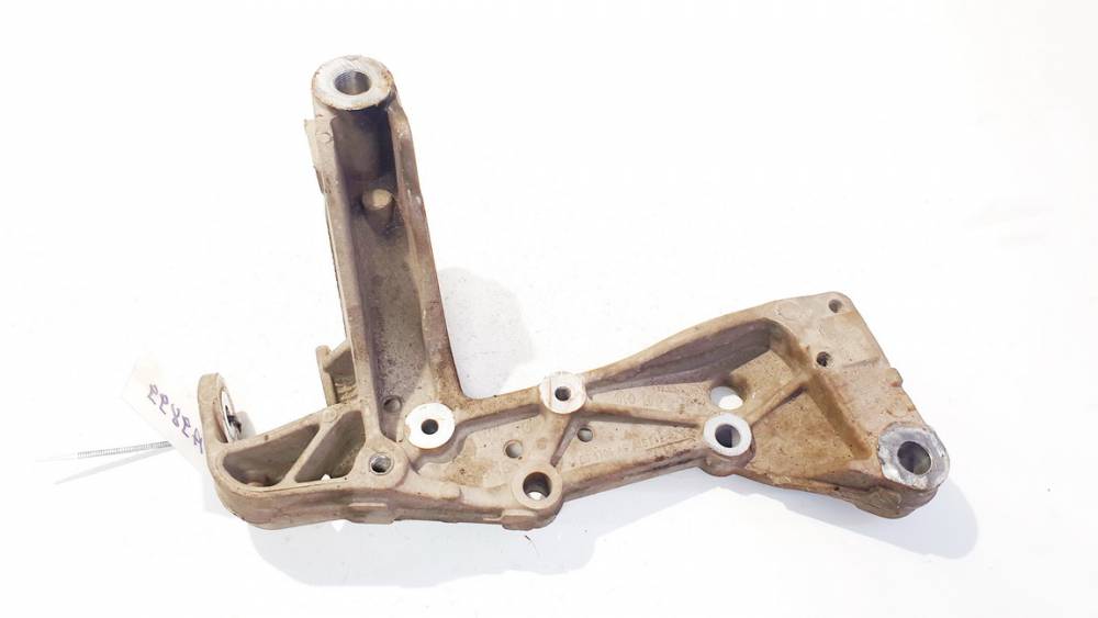 1K0199296F Volkswagen Golf 2008 Alatukivarsi - EDESSÄ OIKEALLA