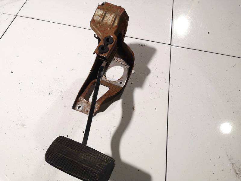 Nissan Quest 2004 Pedał hamulca