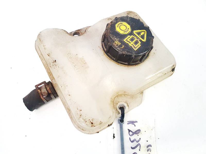 C23643550 Mazda 5 2006 Brake Master Cylinder Reservoir - Thumbnail 2