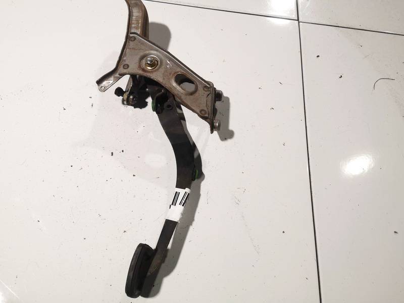 Toyota Yaris 2000 Jarrupoljin - Thumbnail 3