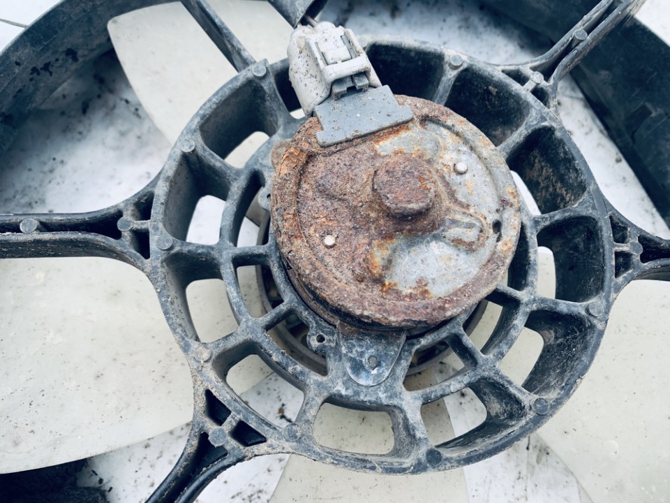 Toyota RAV-4 2002 Difuzorius (radiatoriaus ventiliatorius) - Thumbnail 3