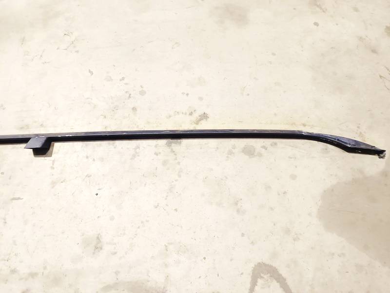 Volkswagen Passat 2001 Roof rail - right side - Thumbnail 3