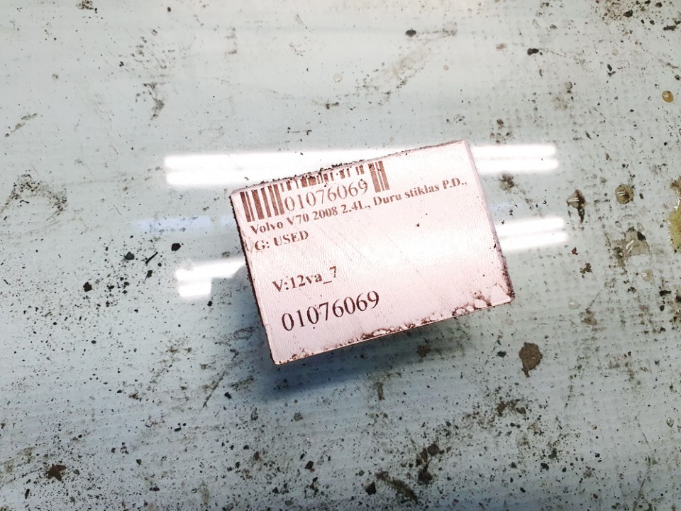 Volvo V70 2008 Door-Drop Glass - FRONT RIGHT - Thumbnail 2