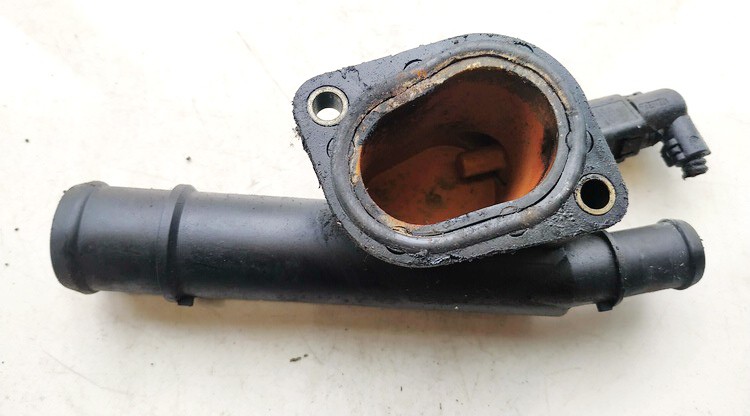038121132G Volkswagen Touran 2004 Coolant Flange (Engine Coolant Thermostat Housing Cover) - Thumbnail 3