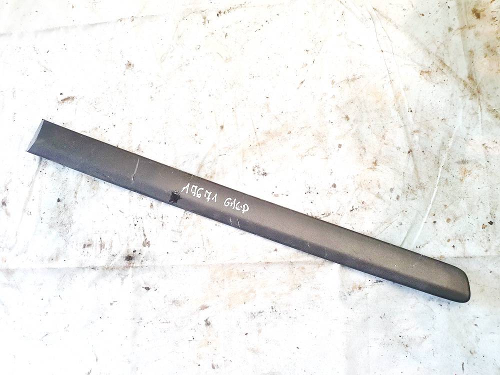 604853754 Volkswagen Polo 2005 Listón embellecedor de la puerta delantera (moldura) - TRASERO DERECHO