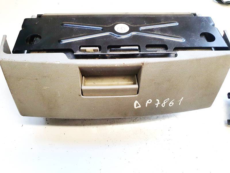 8304938 Audi A6 2006 Крышка вещевого ящика