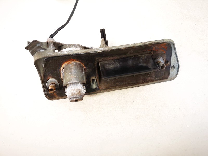 2K0827565F Volkswagen Caddy 2005 Aizmugurējā vāka ārējā roktura (mikroslēdzis) - AIZMUGURE