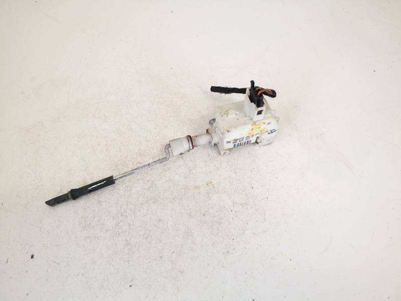 3B0810773A Volkswagen Passat 1998 Fuel Flap Motor