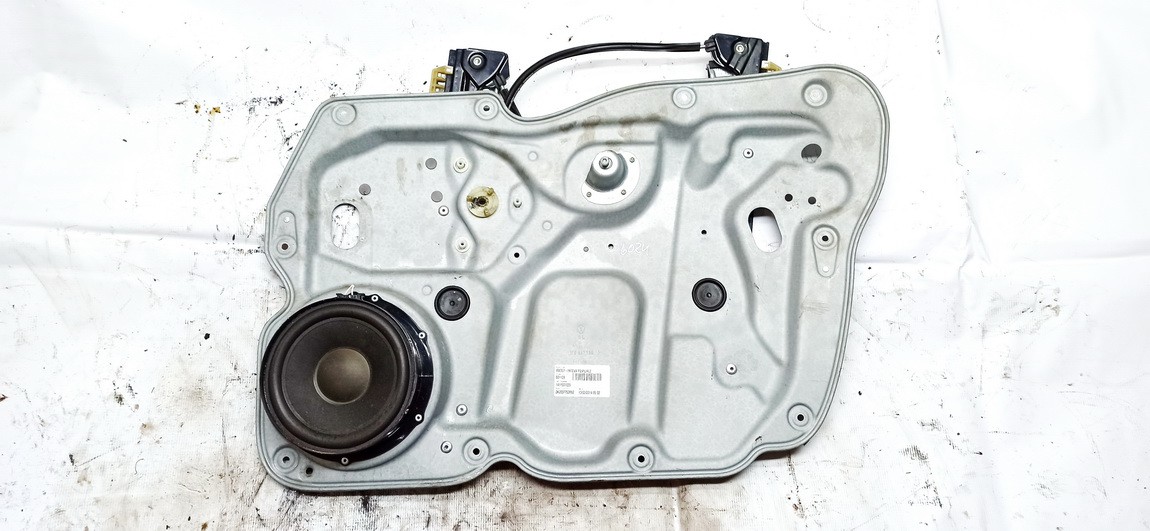 1T0837756 Volkswagen Caddy 2014 Durvju loga pacēlājs - PRIEKŠA PA LABI