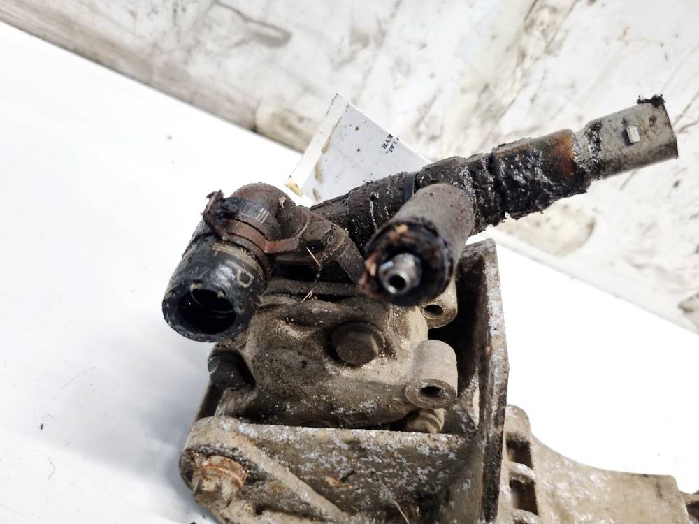 KYB Volkswagen Golf 1999 Pump assembly - Power steering pump - Thumbnail 2