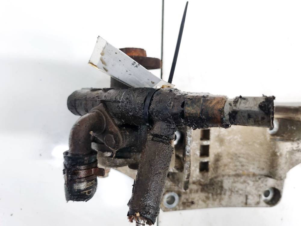 KYB Volkswagen Golf 1999 Pump assembly - Power steering pump - Thumbnail 3