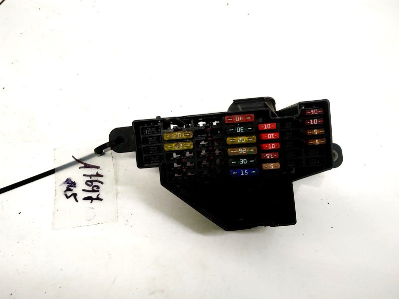 1K1941824 Volkswagen Jetta 2007 Fuse box