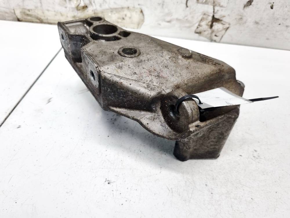 038199207J Volkswagen Golf 1999 Engine Mount Bracket and Gearbox Mount Bracket - Thumbnail 2