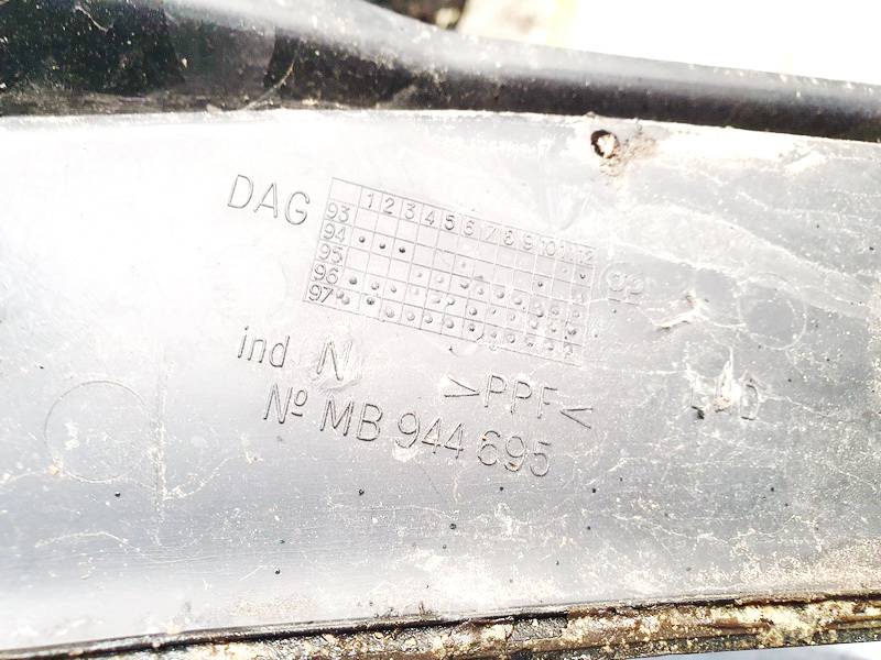 MB944695 Mitsubishi Carisma 2002 Priekšējā stikla tīrītāja apdare - PRIEKŠ - Thumbnail 3