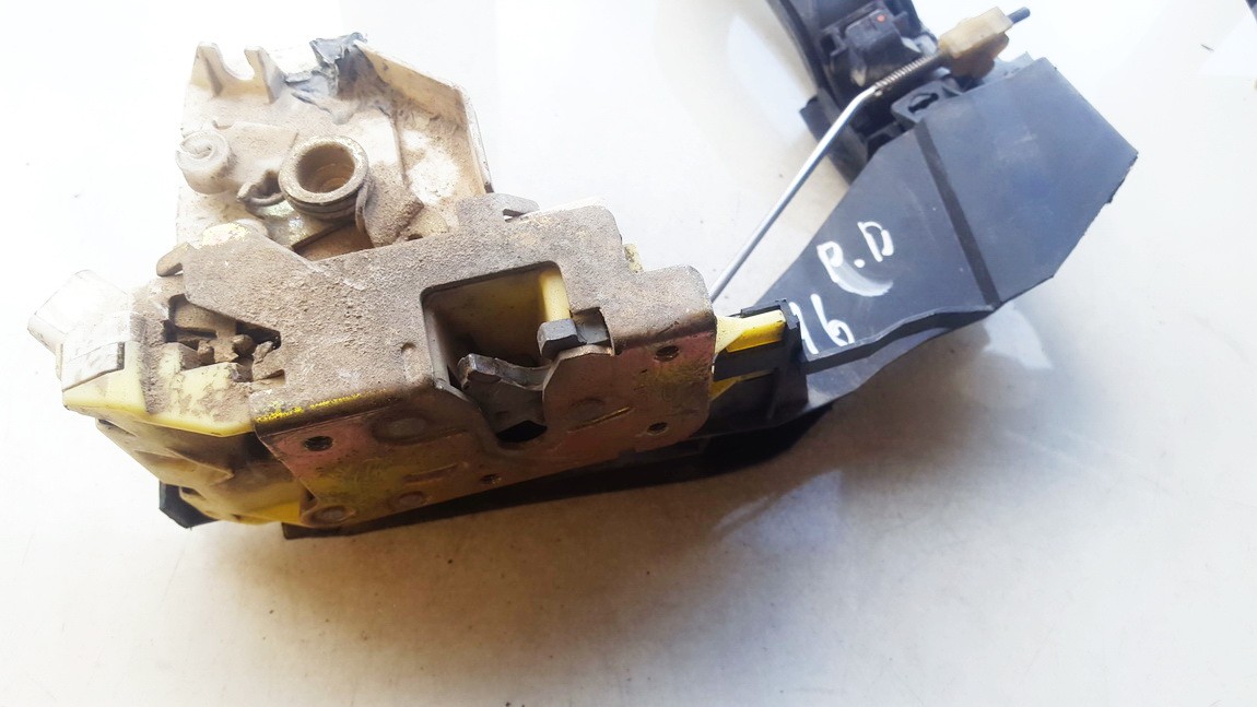 XS41A21812CF Ford Focus 1999 Durvju slēdzene - PRIEKŠA PA LABI