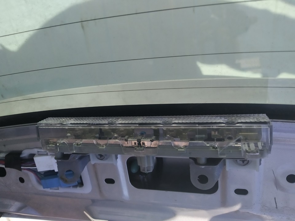 Toyota Auris 2011 Papildomas stop zibintas - Thumbnail 2