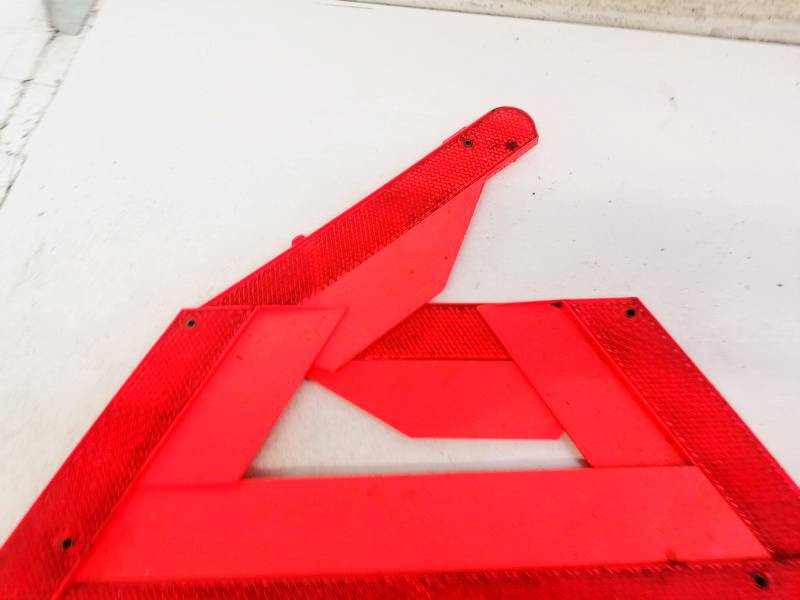 E1327R030003 Volvo V50 2005 Warning Triangle Integrated into Trunk - Thumbnail 2
