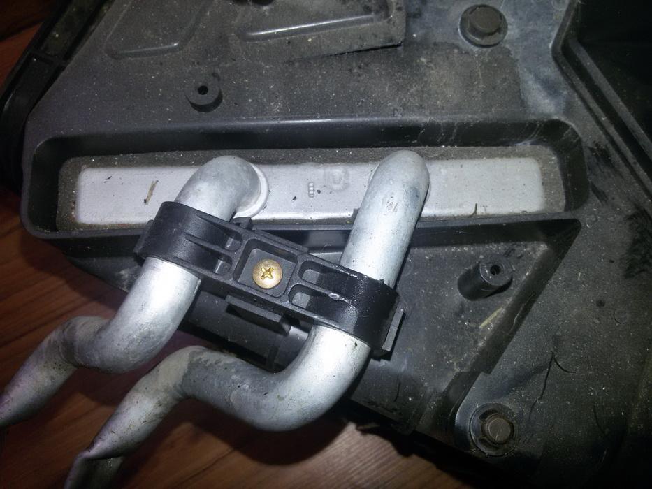 Heater radiator (heater matrix) Kia Sorento 2004 1.8L EIS00076108