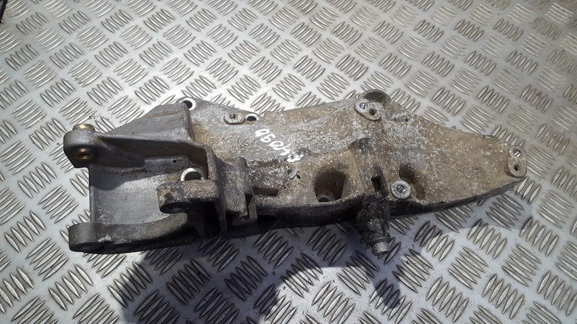 8200115762 Renault Laguna 2001 Engine Mount Bracket and Gearbox Mount Bracket