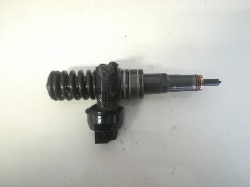 038130073BN Volkswagen Golf 2005 Degvielas iesmidzinātājs (inžektors)