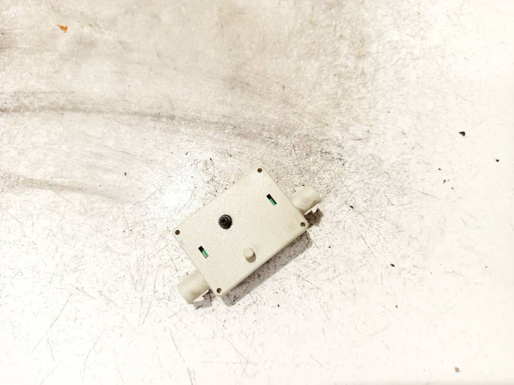 699009005 BMW 3-Series 2005 Pystyantennivahvistin - Thumbnail 2